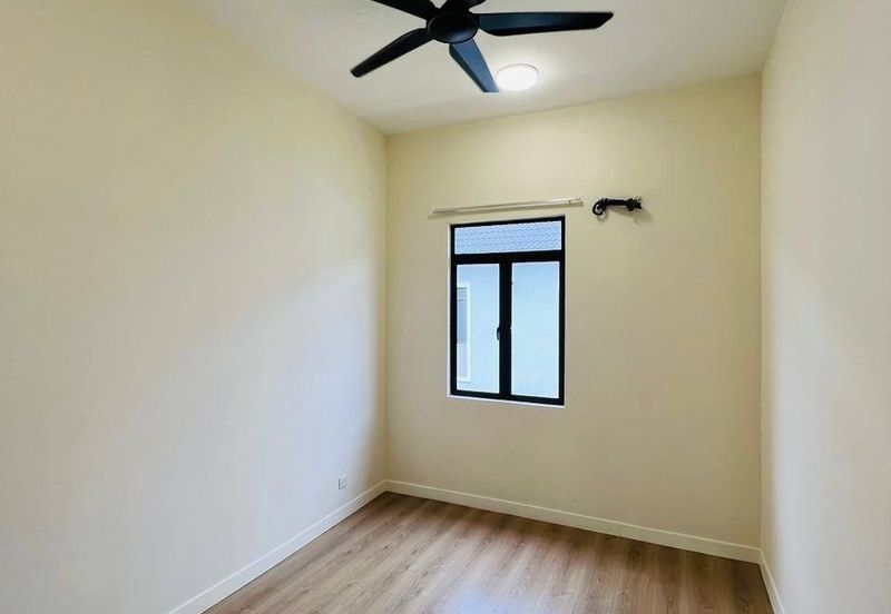 Monet Springtime @ Sunsuria City