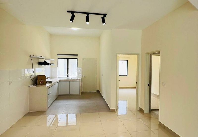 Monet Springtime @ Sunsuria City