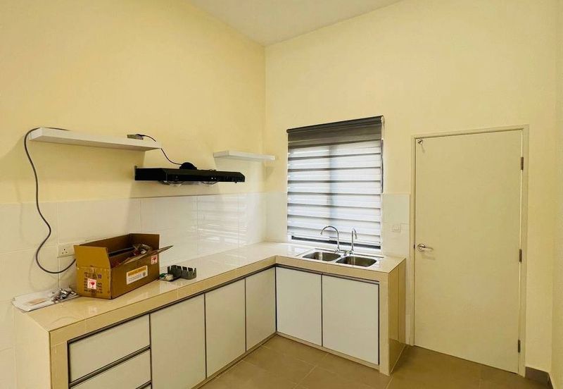 Monet Springtime @ Sunsuria City