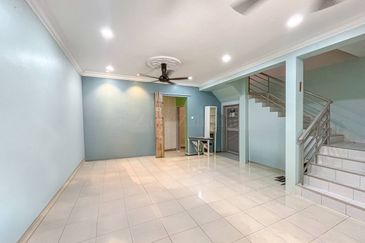 Double Storey Terrace @ Laman 2 Bandar Seri Putra Bangi