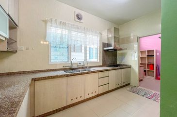 Double Storey Terrace @ Laman 2 Bandar Seri Putra Bangi