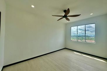 Taman Pinggiran Putra