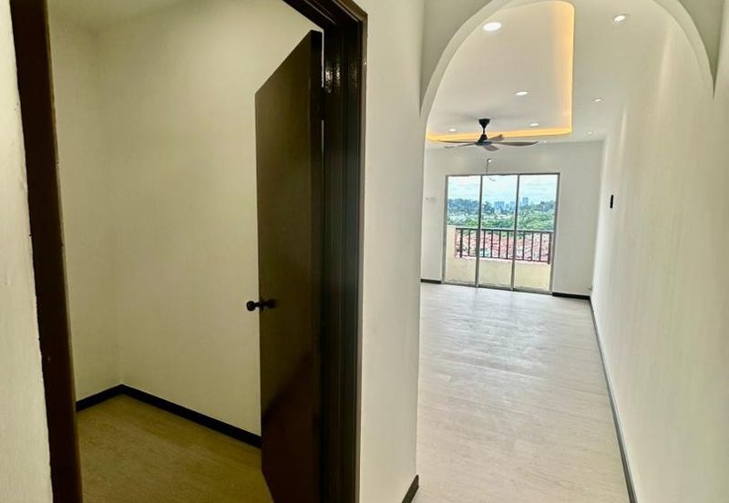 Taman Pinggiran Putra