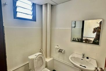 Taman Pinggiran Putra