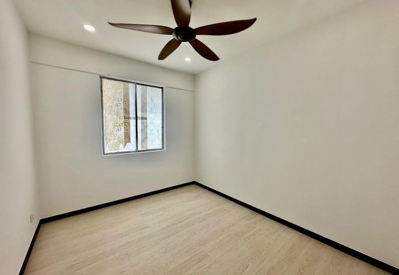 Taman Pinggiran Putra