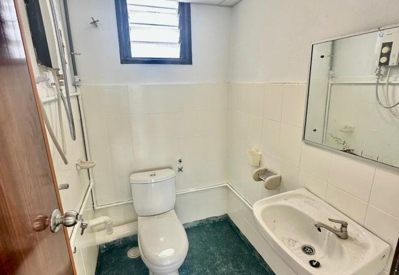 Taman Pinggiran Putra