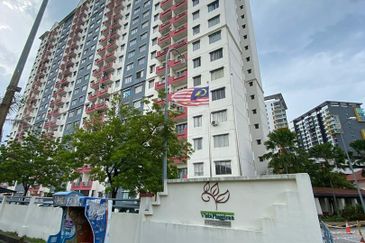 Taman Pinggiran Putra