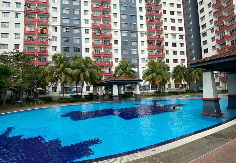 Taman Pinggiran Putra