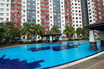 Taman Pinggiran Putra