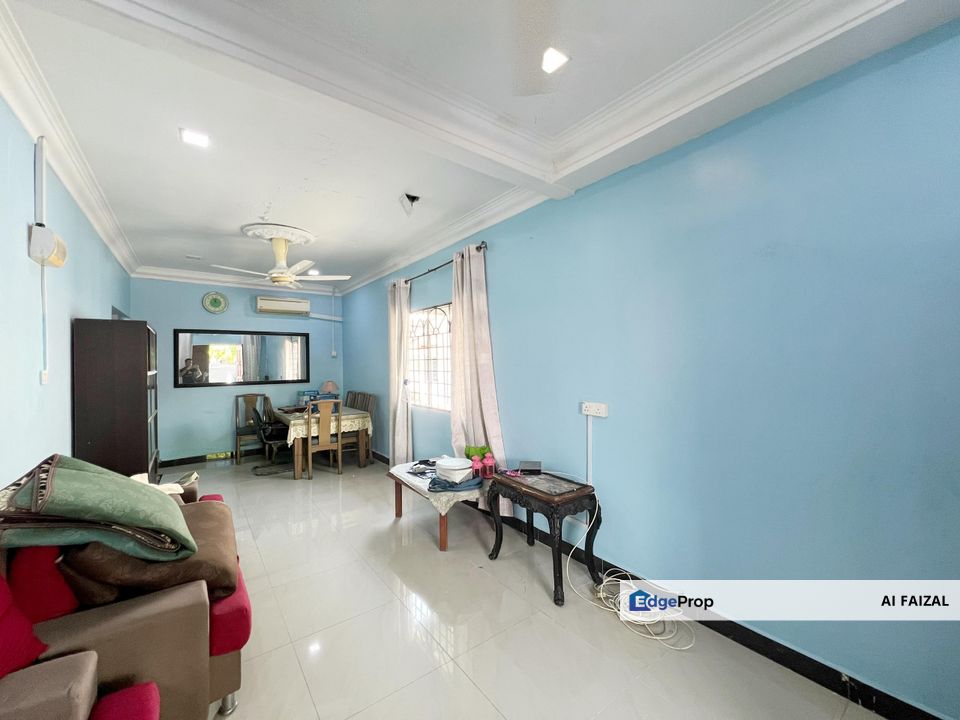 End Lot Renovated Extended Single Storey  @Taman Desa Kundang Rawang, Selangor, Rawang