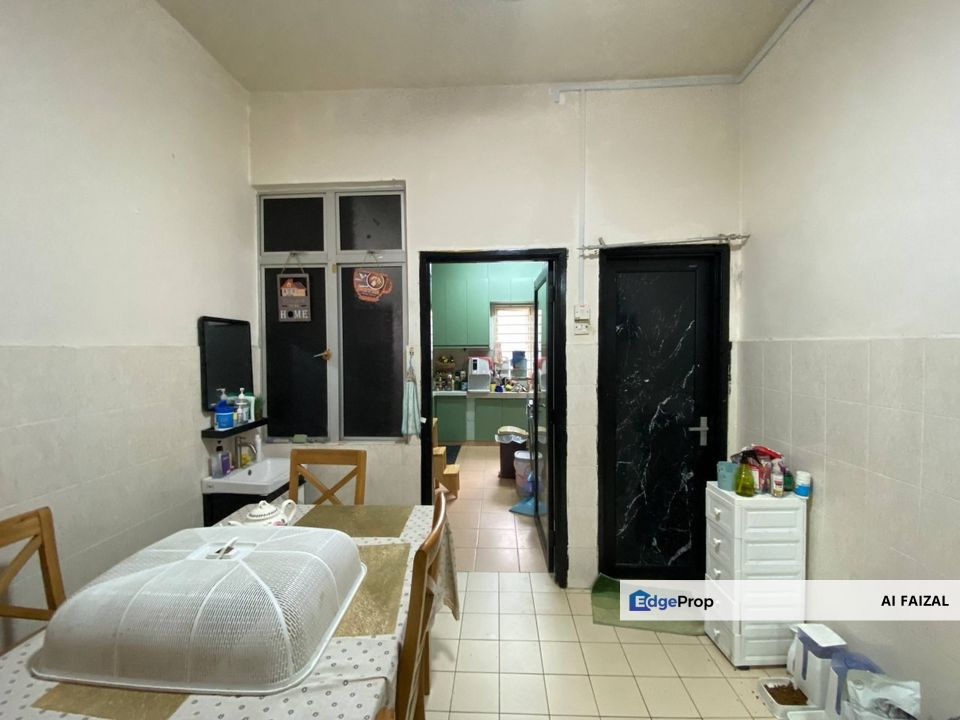 End Lot Double Storey House  @ Seksyen 8 Bandar Baru Bangi, Selangor, Bangi