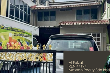 (FACING SURAU) DOUBLE STOREY AU2A KERAMAT UNTUK DIJUAL