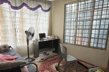 (FACING SURAU) DOUBLE STOREY AU2A KERAMAT UNTUK DIJUAL