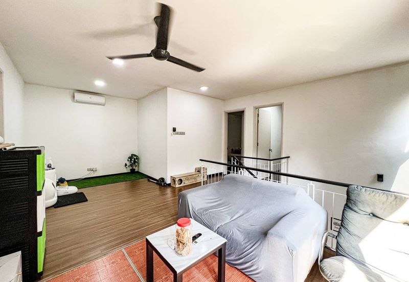 Summerglades, Perdana Lakeview West