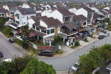 2 Storey Terrace Corner Lot @ Ivy Denai Alam, Shah Alam