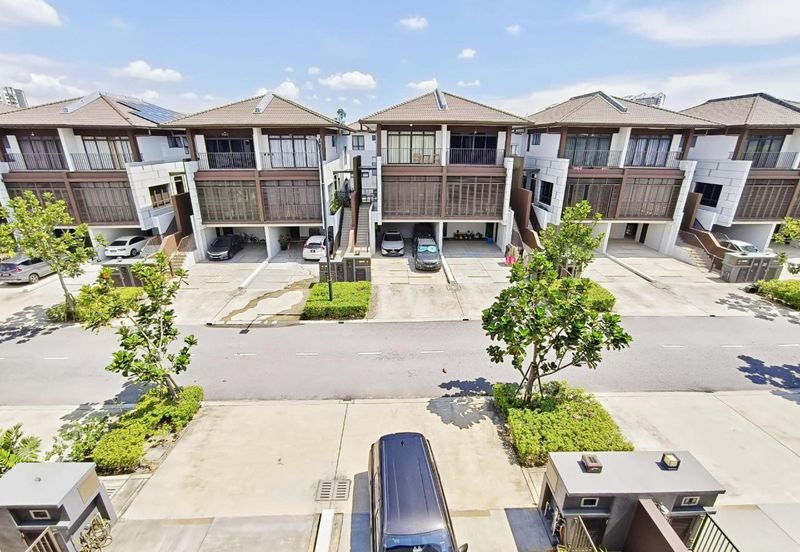 Renovated 3 Storey House @ The Mulia Residence Cyberjaya