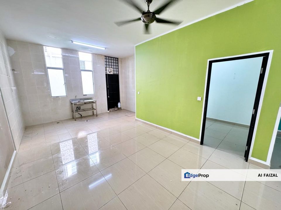 3 Storey Terrace Bangi Avenue 3 (Seksyen 7)  7R 7B RM615,000 FREEHOLD, Selangor, Kajang