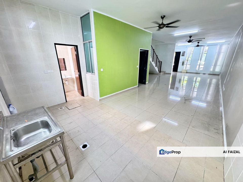 3 Storey Terrace Bangi Avenue 3 (Seksyen 7)  7R 7B RM615,000 FREEHOLD, Selangor, Kajang