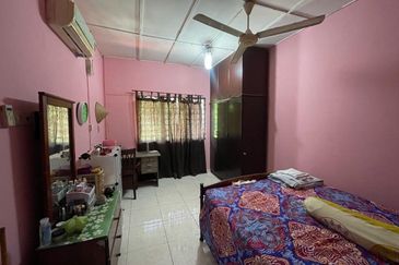 2 Storey End Lot @ Taman Kinrara Puchong