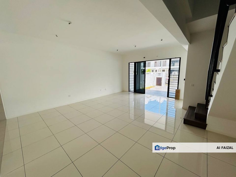 Double Storey Terrace Serenia Anisa, Serenia City Kota Warisan, Selangor, Sepang