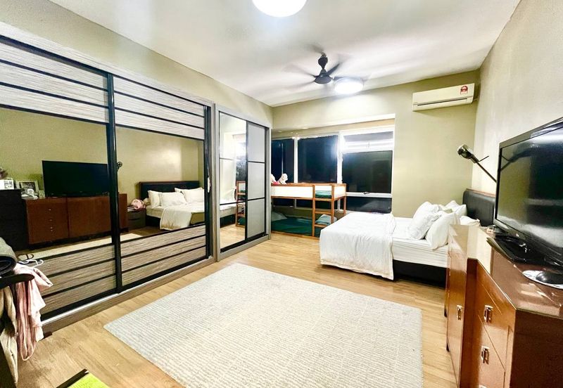 Parkfield Residences, Tropicana Heights