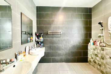 Parkfield Residences, Tropicana Heights