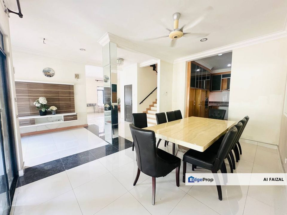 Renovated 2.5 Storey Semi D Puncak Bangi @ Seksyen 6 Bandar Baru Bangi, Selangor, Bangi