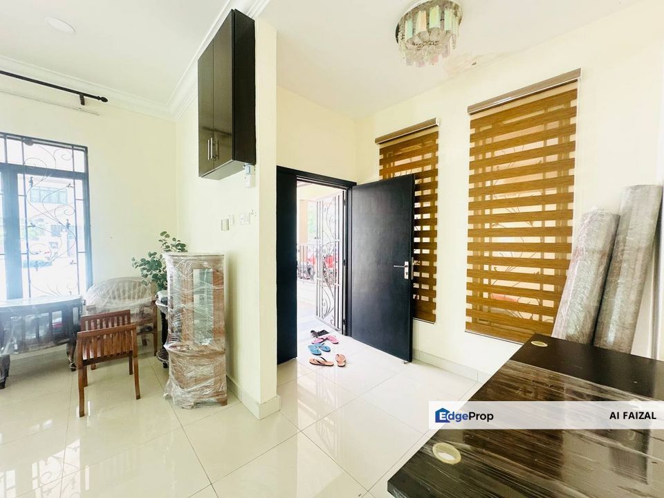 Renovated 2.5 Storey Semi D Puncak Bangi @ Seksyen 6 Bandar Baru Bangi, Selangor, Bangi