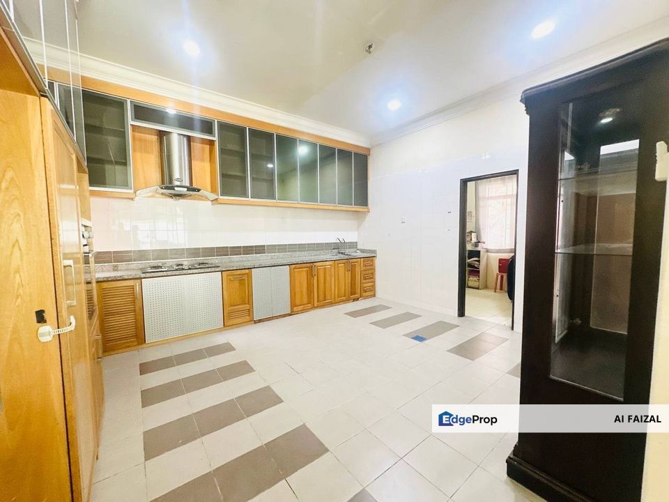 Renovated 2.5 Storey Semi D Puncak Bangi @ Seksyen 6 Bandar Baru Bangi, Selangor, Bangi