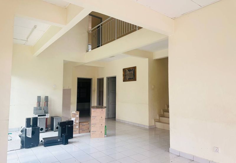 1.5 Storey Semi D @ Taman Desa Utama, Sg Merab, Kajang 