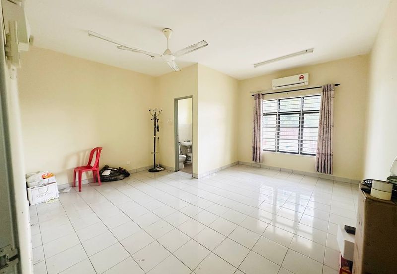 1.5 Storey Semi D @ Taman Desa Utama, Sg Merab, Kajang 