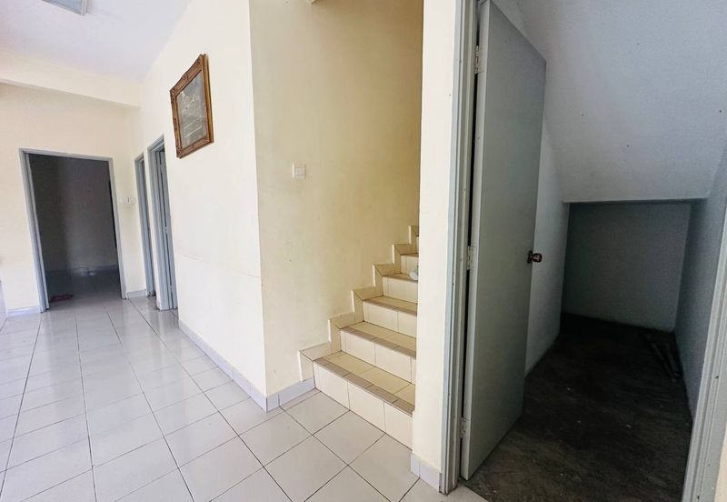 1.5 Storey Semi D @ Taman Desa Utama, Sg Merab, Kajang 