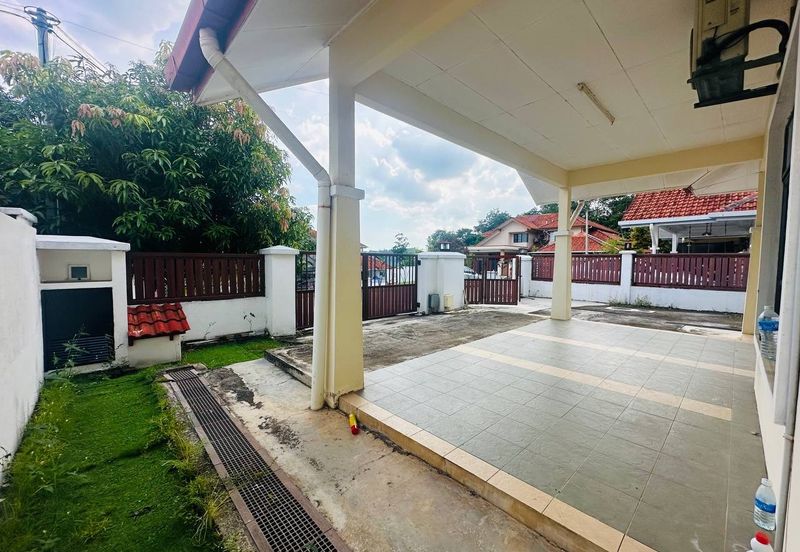 1.5 Storey Semi D @ Taman Desa Utama, Sg Merab, Kajang 