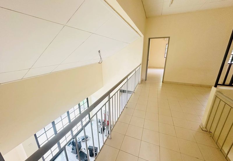 1.5 Storey Semi D @ Taman Desa Utama, Sg Merab, Kajang 