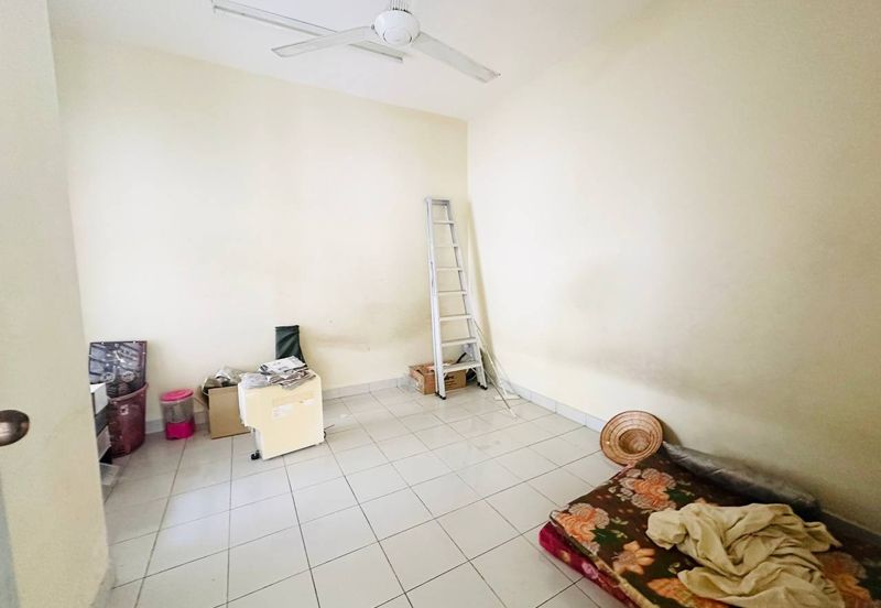 1.5 Storey Semi D @ Taman Desa Utama, Sg Merab, Kajang 