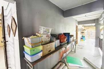 CORNER LOT Double Storey House 5R 3B @Seksyen 7 Kota Damansara