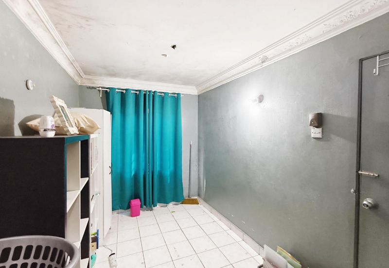 CORNER LOT Double Storey House 5R 3B @Seksyen 7 Kota Damansara