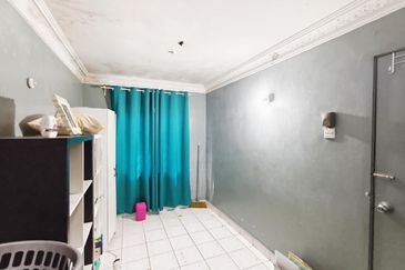 CORNER LOT Double Storey House 5R 3B @Seksyen 7 Kota Damansara