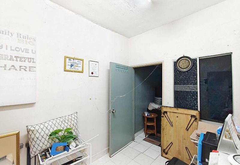 CORNER LOT Double Storey House 5R 3B @Seksyen 7 Kota Damansara