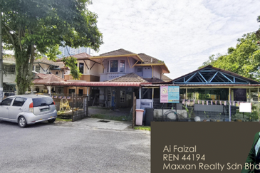 CORNER LOT Double Storey House 5R 3B @Seksyen 7 Kota Damansara