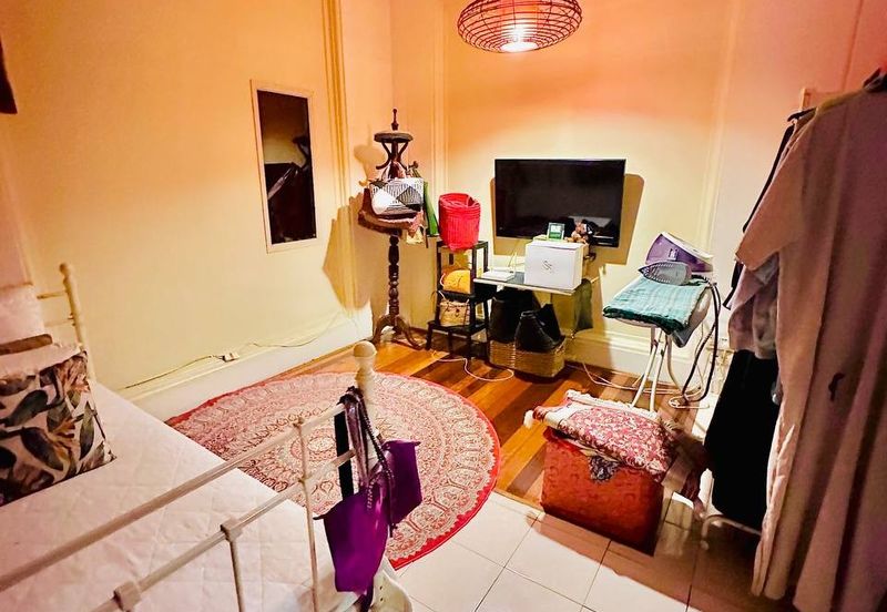 Renovated Nice ID 2.5 Storey Terrace @ Jalan Nikel Seksyen 7 Shah Alam.