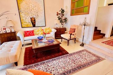 Renovated Nice ID 2.5 Storey Terrace @ Jalan Nikel Seksyen 7 Shah Alam.