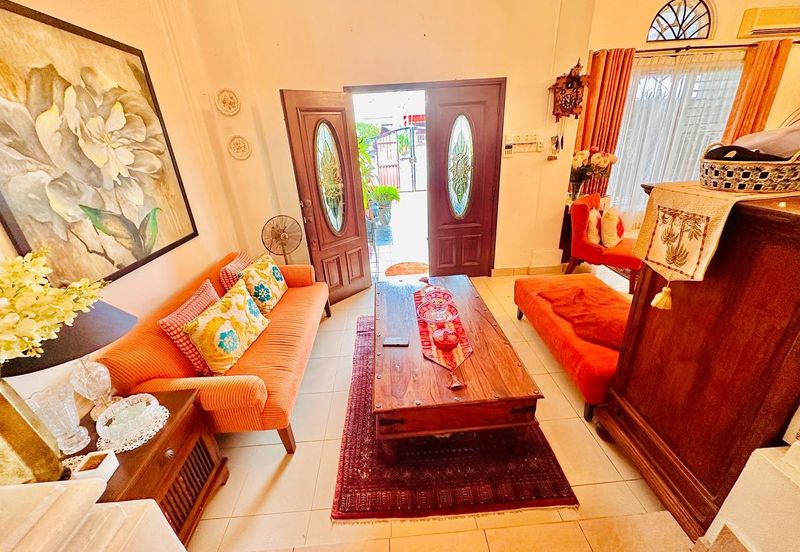 Renovated Nice ID 2.5 Storey Terrace @ Jalan Nikel Seksyen 7 Shah Alam.