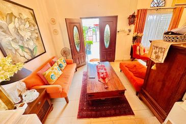 Renovated Nice ID 2.5 Storey Terrace @ Jalan Nikel Seksyen 7 Shah Alam.