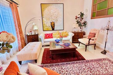 Renovated Nice ID 2.5 Storey Terrace @ Jalan Nikel Seksyen 7 Shah Alam.