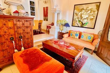 Renovated Nice ID 2.5 Storey Terrace @ Jalan Nikel Seksyen 7 Shah Alam.