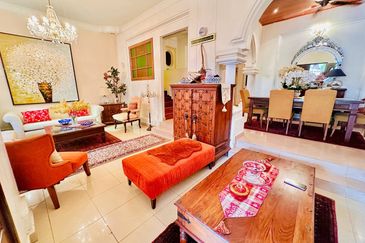 Renovated Nice ID 2.5 Storey Terrace @ Jalan Nikel Seksyen 7 Shah Alam.