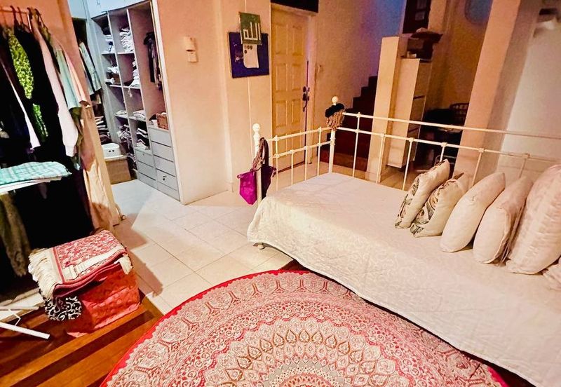 Renovated Nice ID 2.5 Storey Terrace @ Jalan Nikel Seksyen 7 Shah Alam.