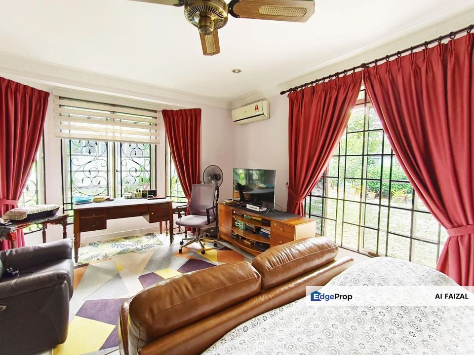 Double Storey Semi-D House SS4A Kelana Jaya 6953sqft Land, Selangor, Kelana Jaya