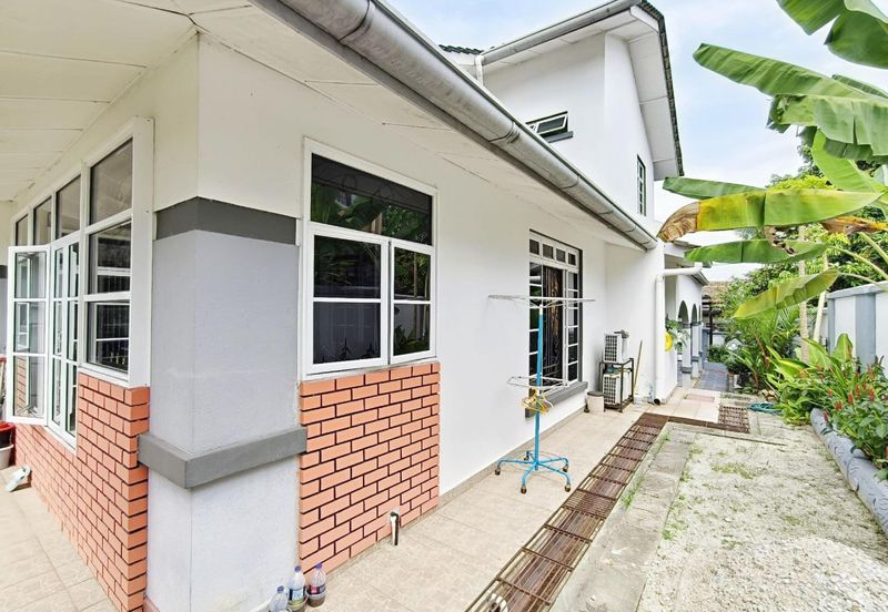 Double Storey Semi-D House SS4A Kelana Jaya 6953sqft Land